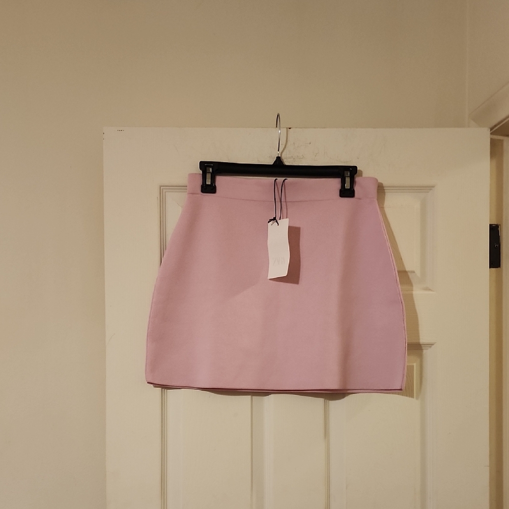 Nwt ZARA KNIT MINI SKIRT So Fun So Flirty  Great Conition